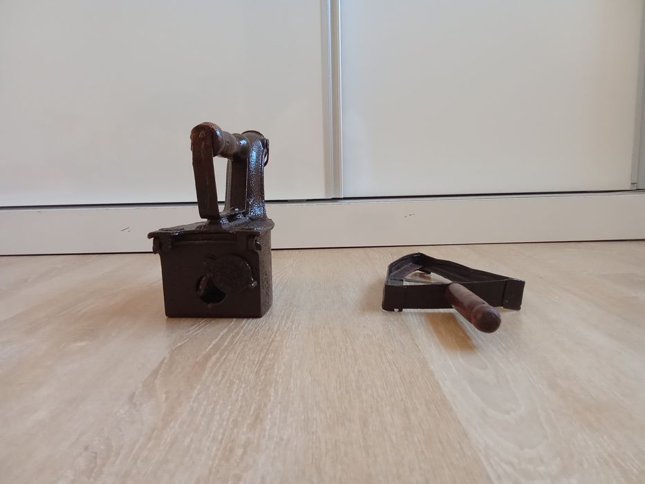 Ferro de Engomar Antigo