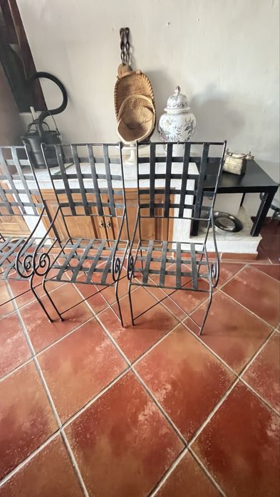 4 cadeiras de ferro forjado