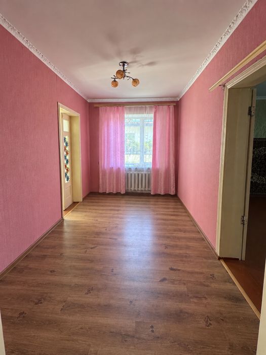 Продаж будинку в центрі міста Кобеляки