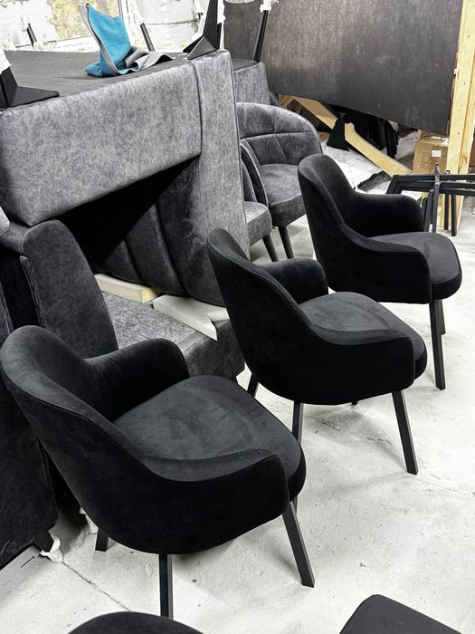 Дивани стільці диавны стулья Виробники виконано в чорному кольорі