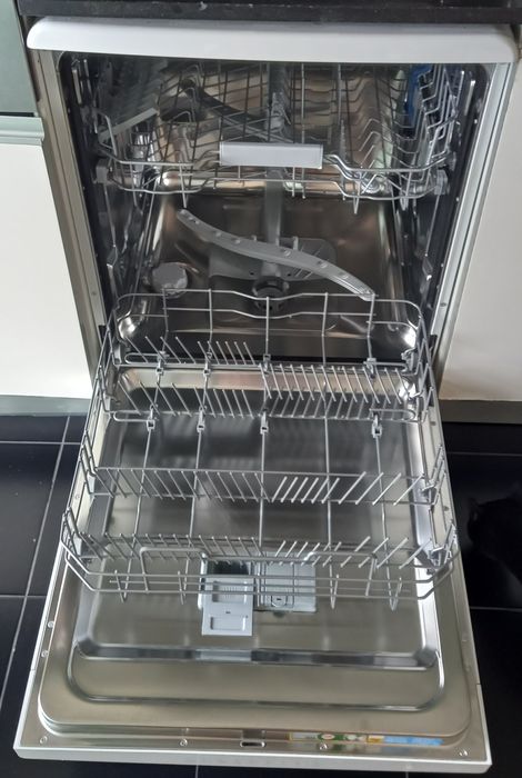 Máquina de lavar loiça INDESIT D2F HD624 A