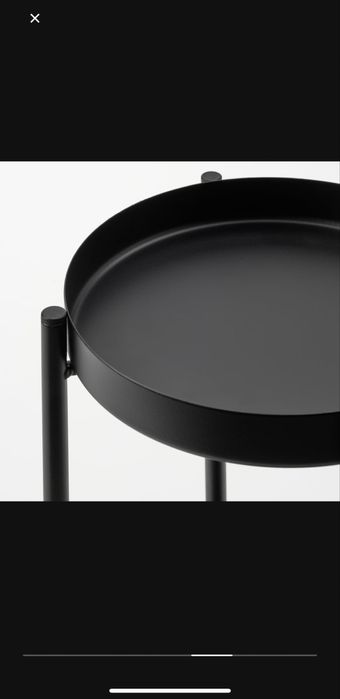 Conjunto de floreiras, uma do Ikea e outra da Amazon