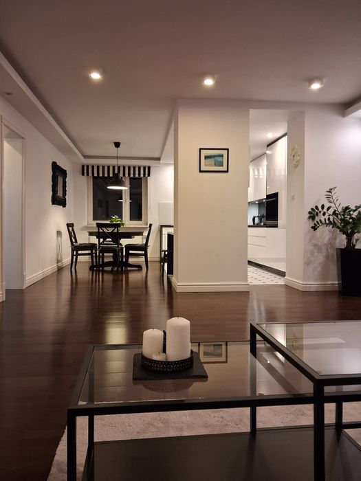 WYSOKI STANDARD  80m²   2  sypialnie  klimatyzacja  Balkon  Garaż i Miejsce Postojowe  Zana60