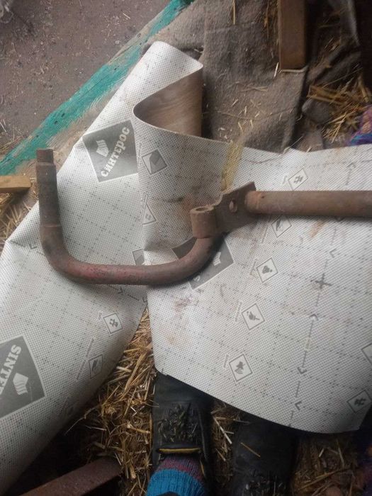 Вісь колеса з граблів валкоутворювачів гвк