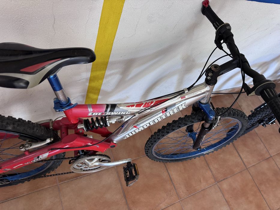 Bicicleta adulcente em bom estado