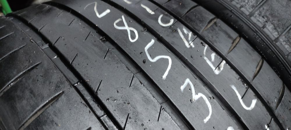 Pneus 285/30/21 semi novos