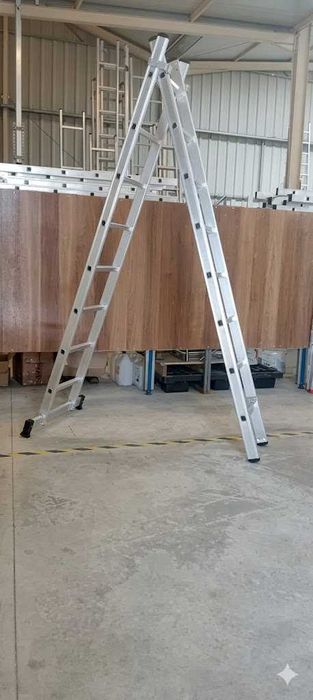 Escada Profissional Tripla 3x2m (4m Úteis) Degrau Quadrado - Alumínio 6060