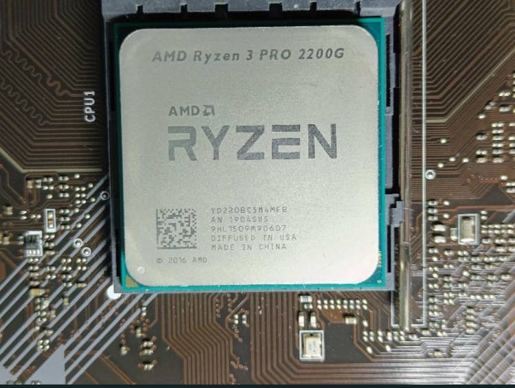 Комплект amd msi b450m pro-vdh plus+ryzen 3 2200g 4 ядра 3.6ghz AM4