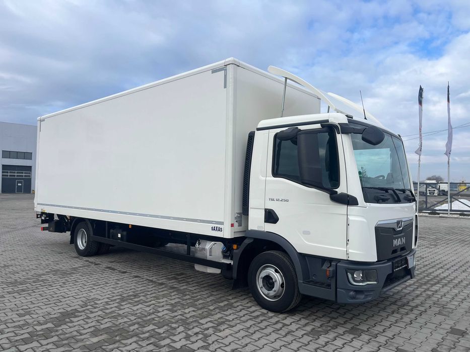 MAN TGL 12.250 4x2 BL Фургон із гідробортом Dhollandia