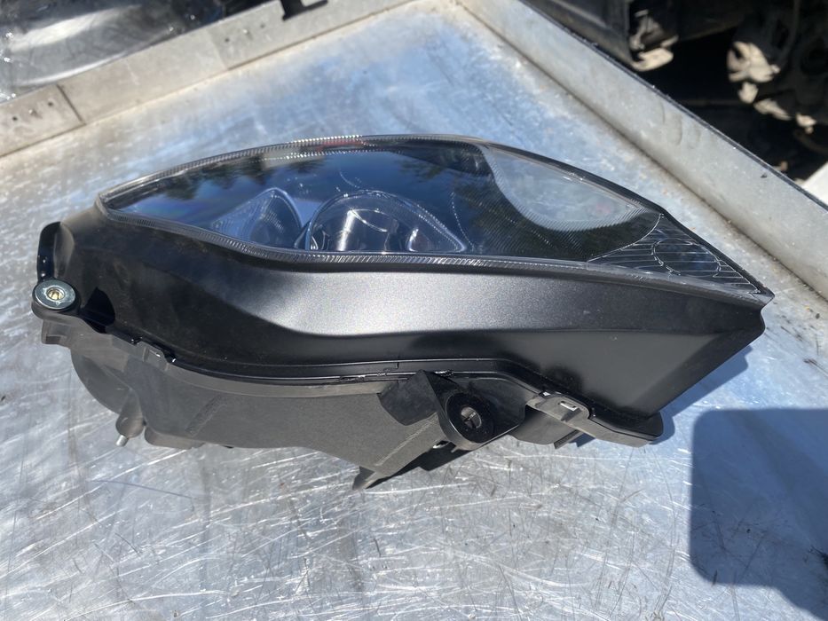Honda VFR 800 Lampa Reflektor Prawy Przód JAK NOWA