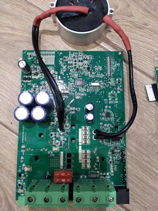 Контроллер заряда 40a MPPT EPEVER TRACER 4210A G3 (неисправный)