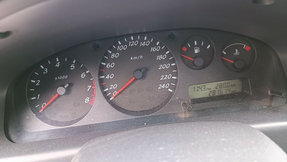 Nissan Almera 1.5 Gasolina