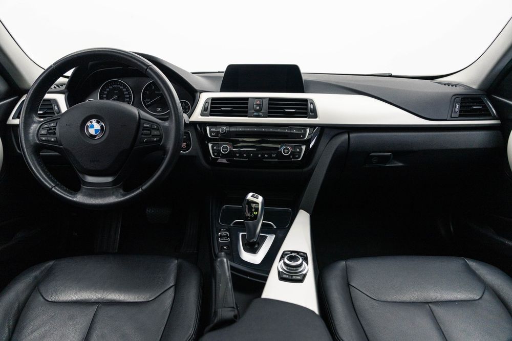 BMW 320 d Auto | Ano 2017