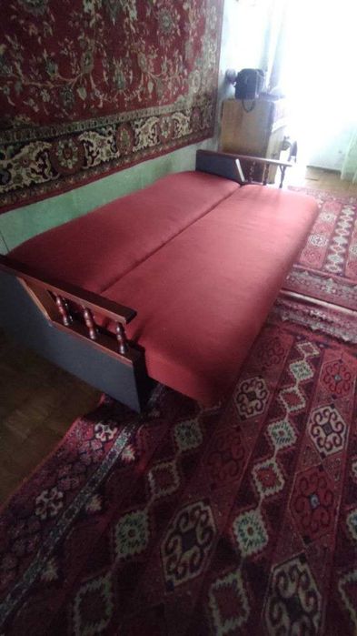 Безкоштовно віддамо 2 дивани та 2 кресла, самовивіз