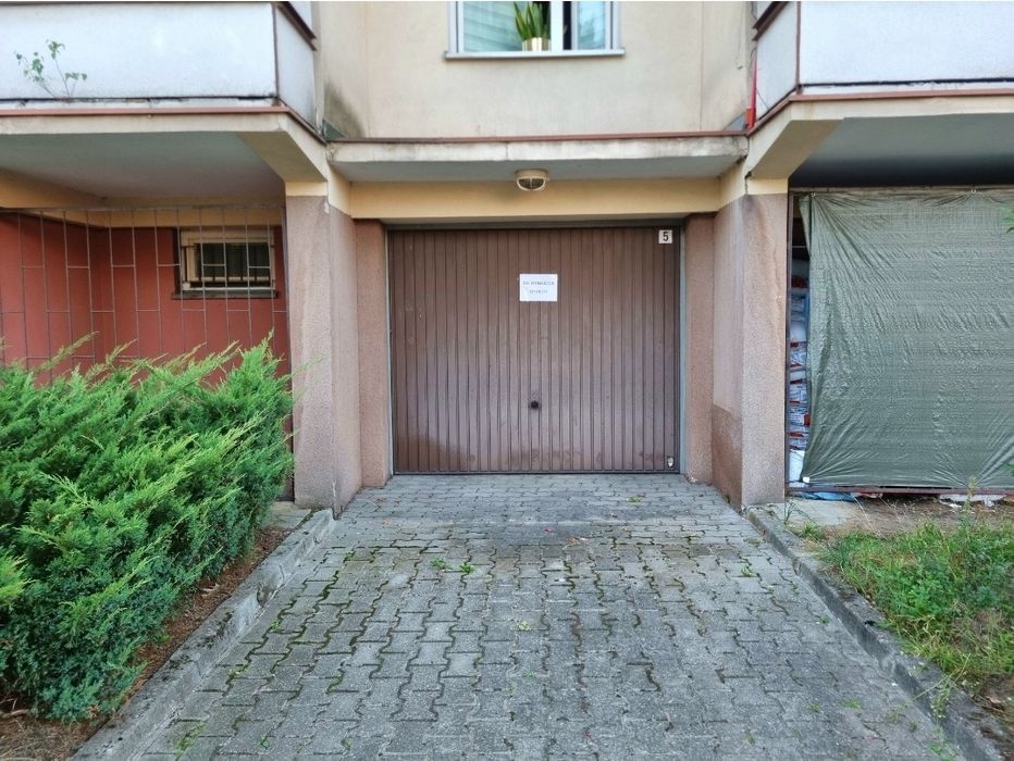 Garaż murowany magazyn Białołęka prąd