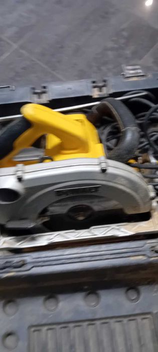 Pilarka tarczowa DeWalt D23651 – 190 mm, 1350 W