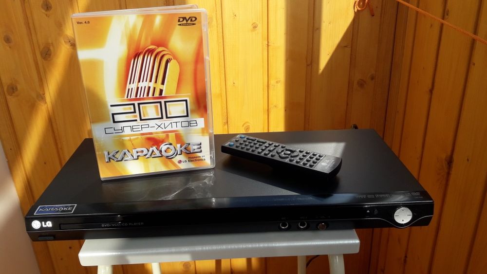 DVD-програвач LG DK768