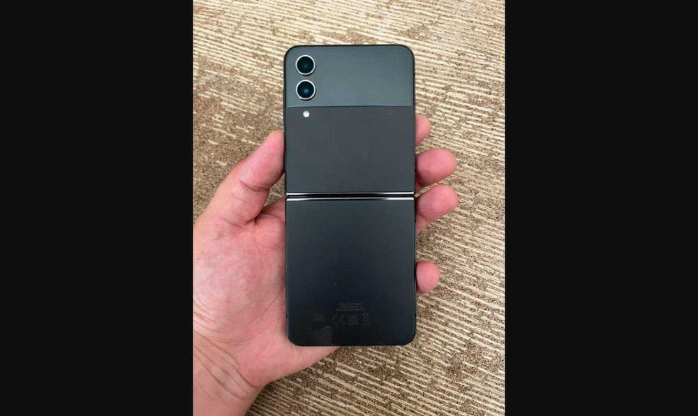 Samsung Z Flip 4 Bom Estado Mancha Ecrã
