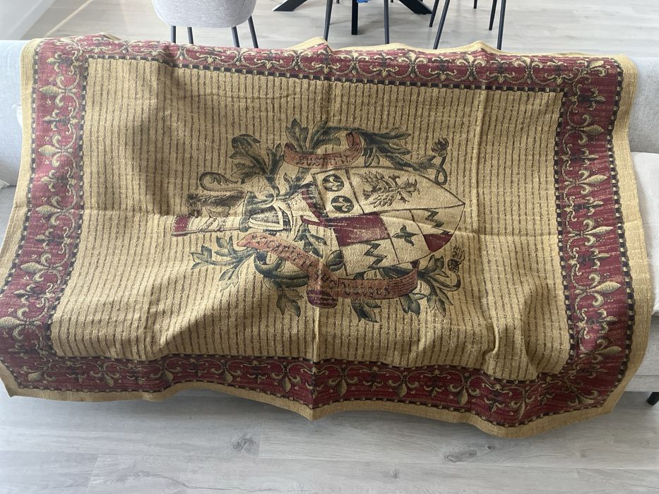 Colcha de cor verde seco e bordeaux