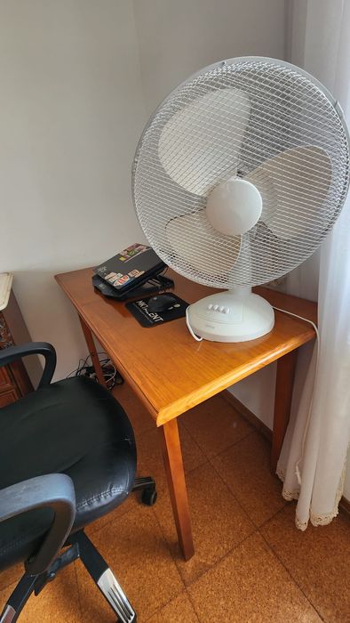 Mesa e cadeira escritorio