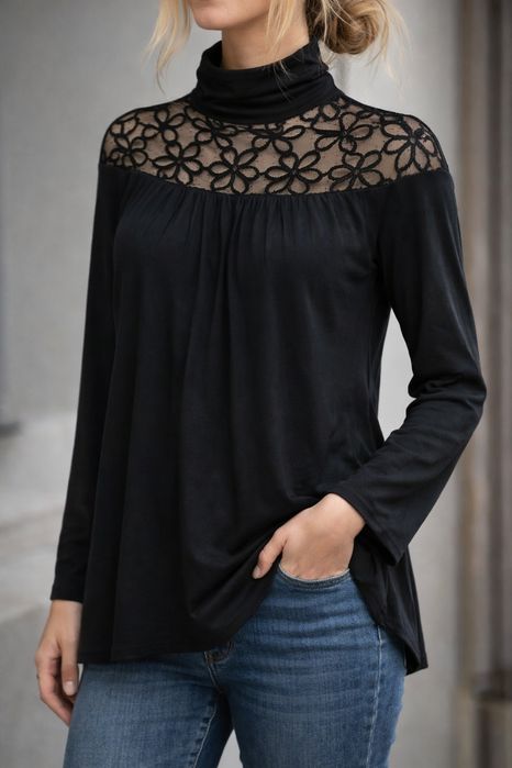 Czarna efektowna bluzka z koronkowym zdobieniem, 3XL/4XL,