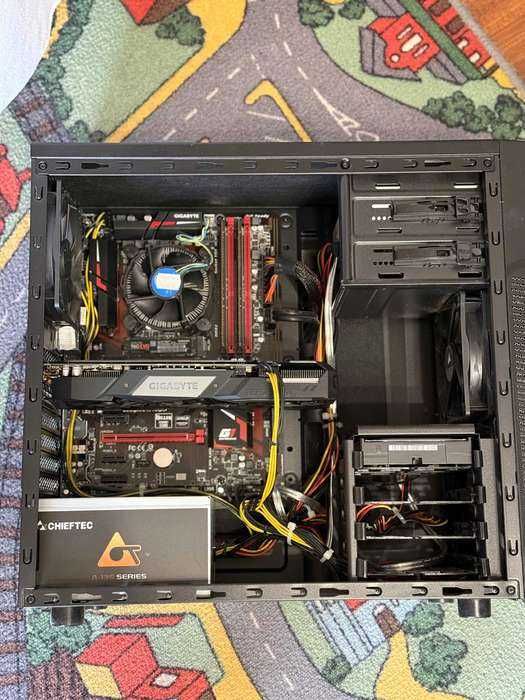 Komputer stacjonarny i5-7500, GTX 1660 SUPER, 16GB RAM z monitorem 22' SUPER SPRZĘT