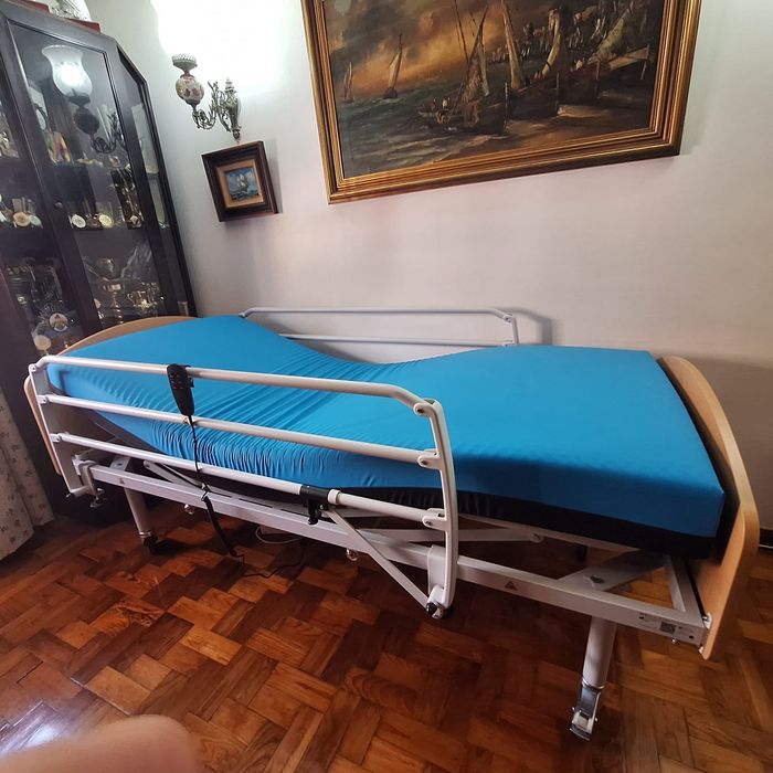 Cama articulada automática - como nova