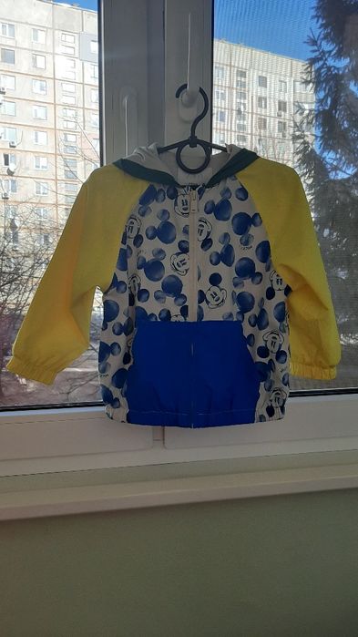 Продам ветровку, куртку лёгкую,верхняя одежда на мальчика ZARA