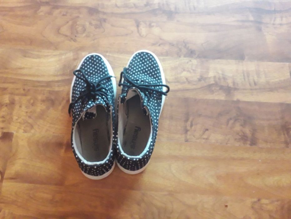 Buty sportowe Sinsay