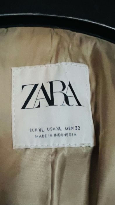 Casaco comprido bege da Zara