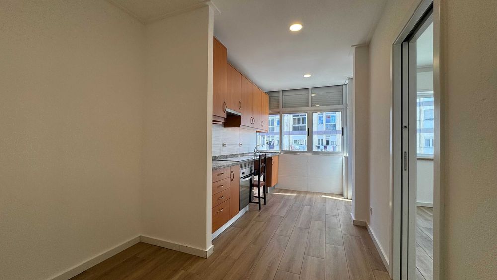 Apartamento t1 à venda na Rua Correia Teles, 15