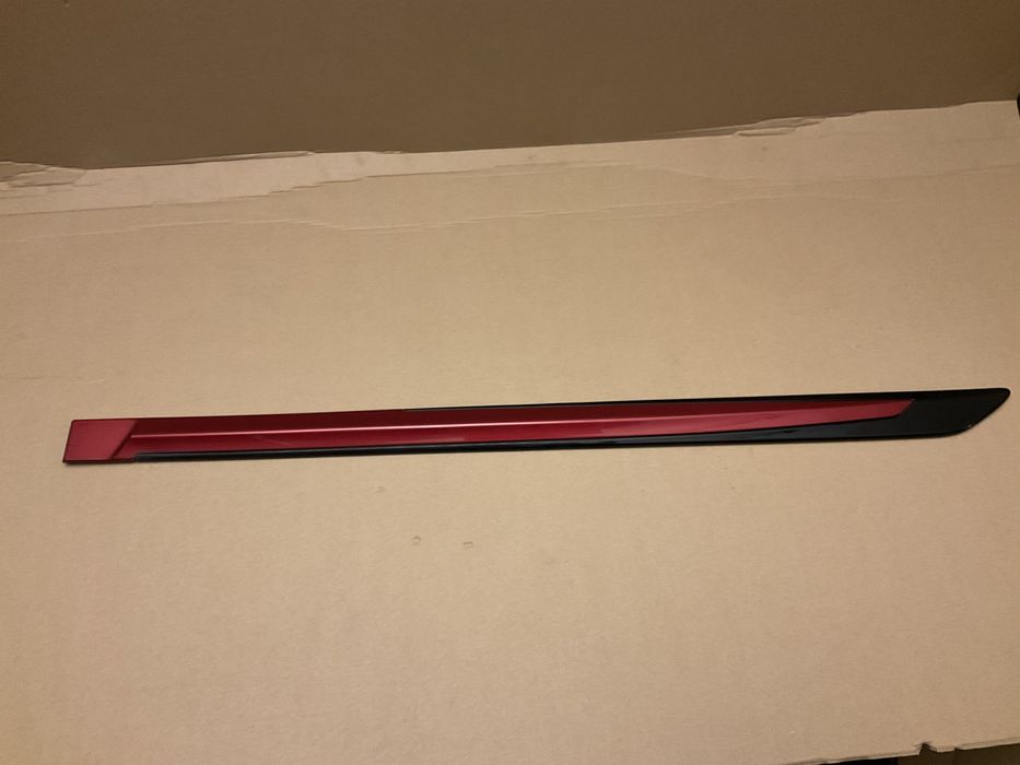 Молдинг задней левой двери тойота приус 50