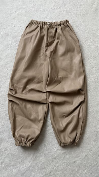 Zara spodnie balonowe eko skóra 134 9l beżowe nude modne wygodne