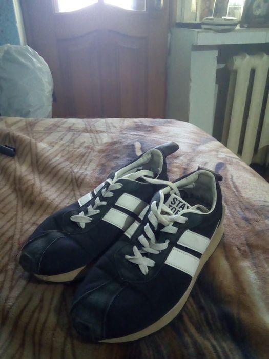 Продам кроссовки Stay Tory 25см.