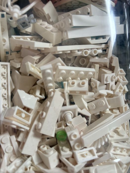 Mega Lote LEGO: Dezenas de Minifiguras (Marvel, DC, Star Wars) + Peças Bulk e Technic