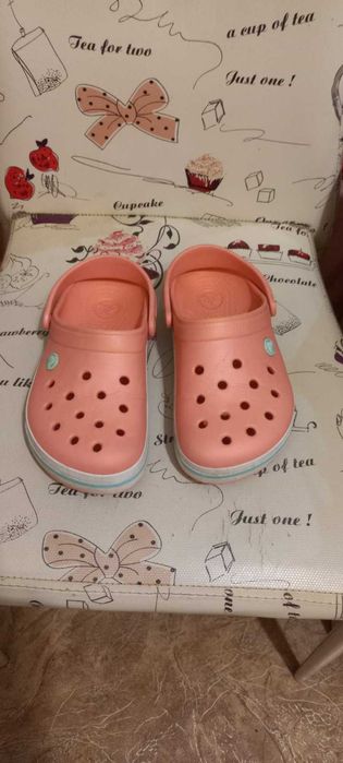 Продам "Crocs" для девочки.