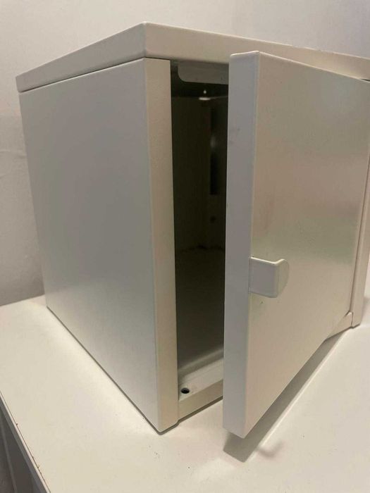 Caixa de metal IKEA