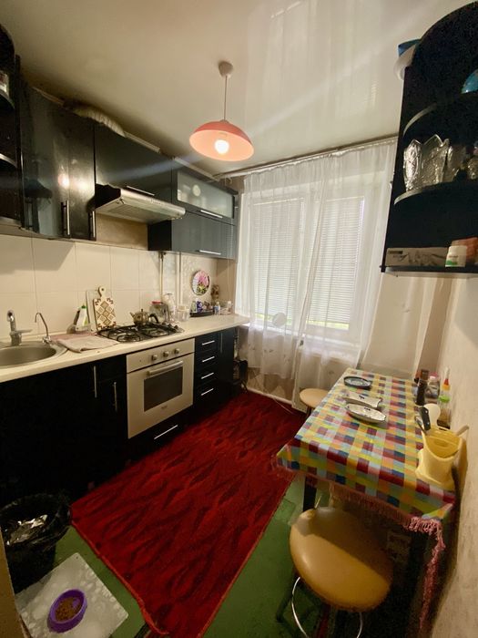 Продам 3-кімнатну квартиру на Ювілейній