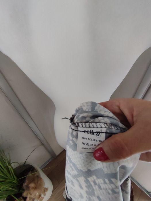 Bluzka damska, wężowy print, dekolt kopertowy, oversize, roz L