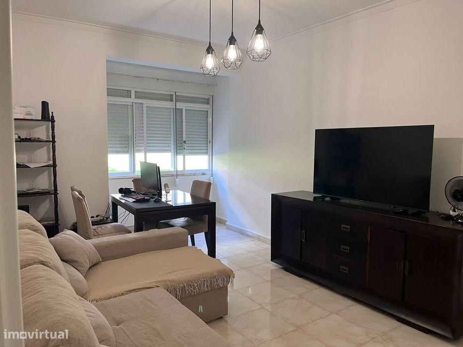 T2 com cozinha equipada em Oeiras - Pronto a habitar