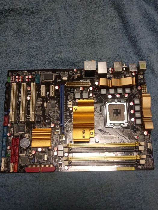 Asus P5Q + проц Intel Core 2 DUO + дуйчик