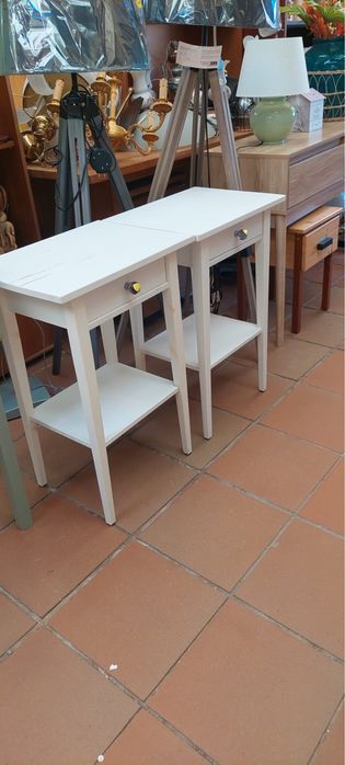 Conjunto de mesinhas de cabeceira