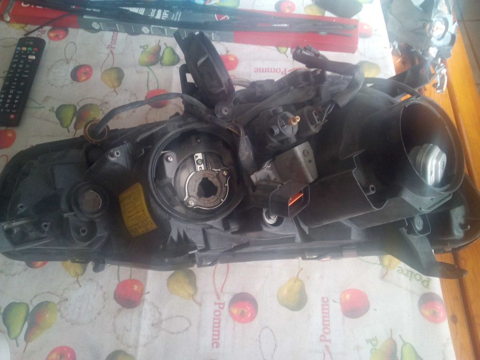 Farol esq. Xénon, Mitsubishi Lancer x de 2008 em diante também  EVO