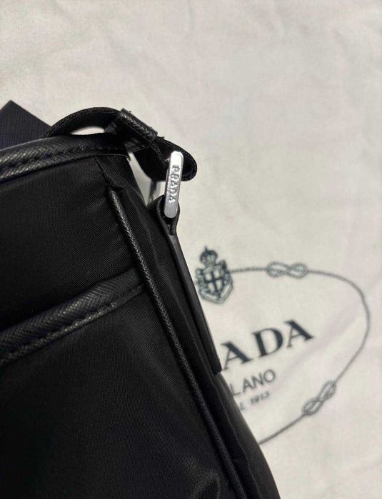 Оригінальна чоловіча сумка Prada