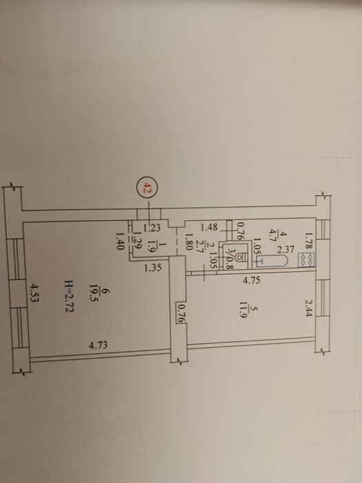 Продам двухкімнатну під ваш ремонт.