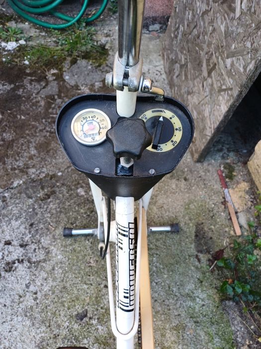 Stary rower stacjonarny PRL