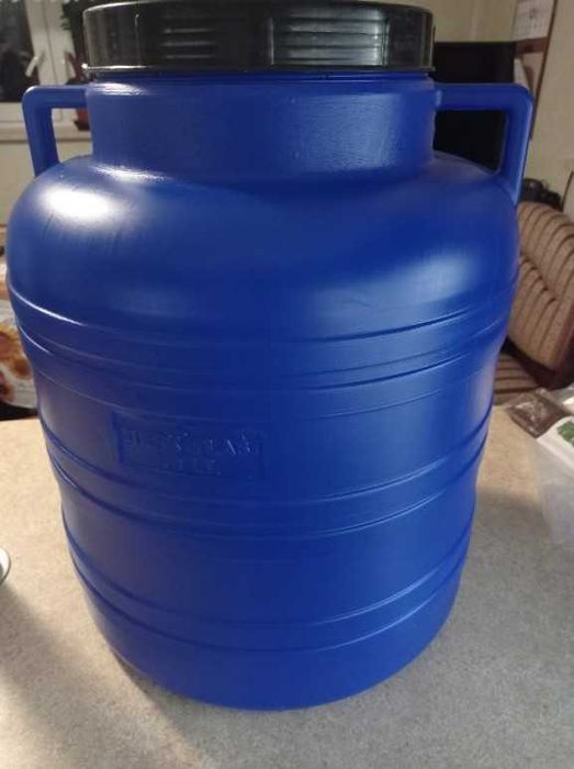 Beczka plastikowa 40L z zakrętką i uchwytami