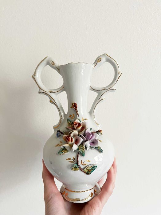 Jarra de loiça com flores