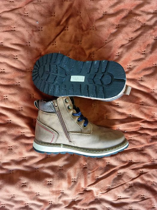 Botas menino castanho