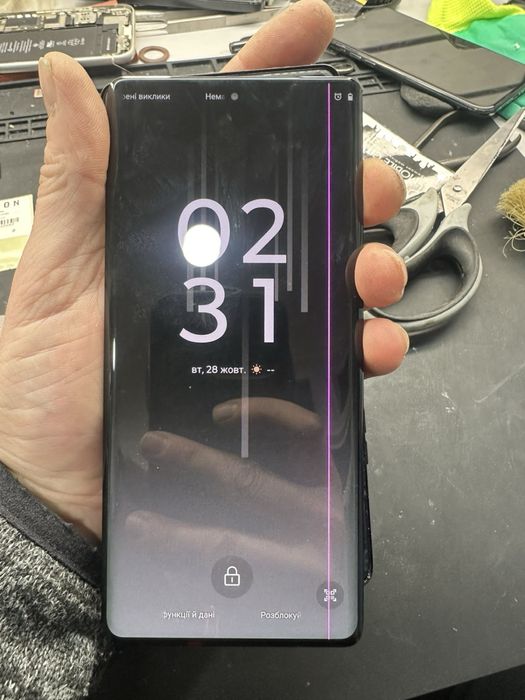 Дисплейний модуль оригінал MOTOROLA EDGE 40 PRO після сепараціі полоса